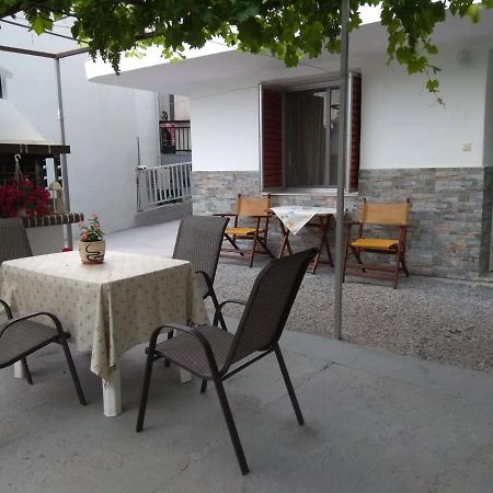 נאוס מרמרס Anastasia' S Guest House מראה חיצוני תמונה