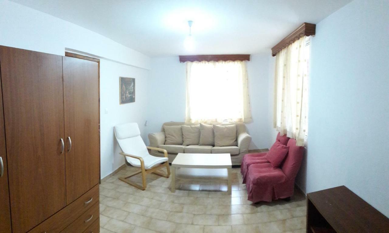 נאוס מרמרס Anastasia' S Guest House מראה חיצוני תמונה